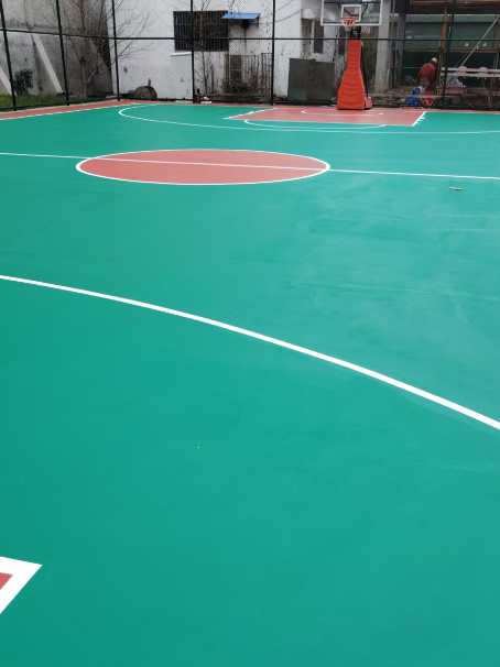 上杭 球场长期使用易出现地面开裂